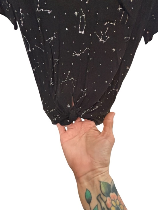 No Boundaries Constellation Print T-Shirt Star Graphic Crew Neck Tee Size Large - Picture 2 of 9